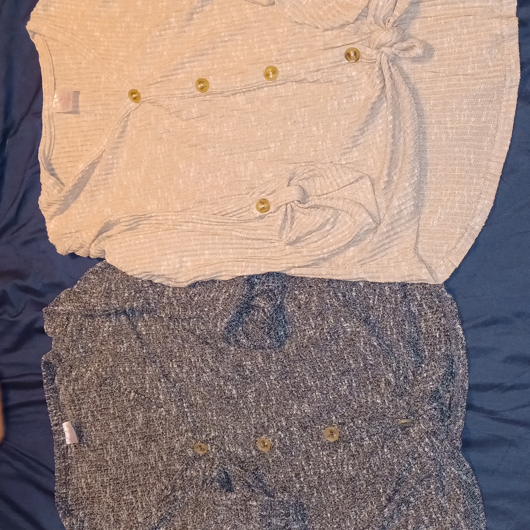 2 Button Tops